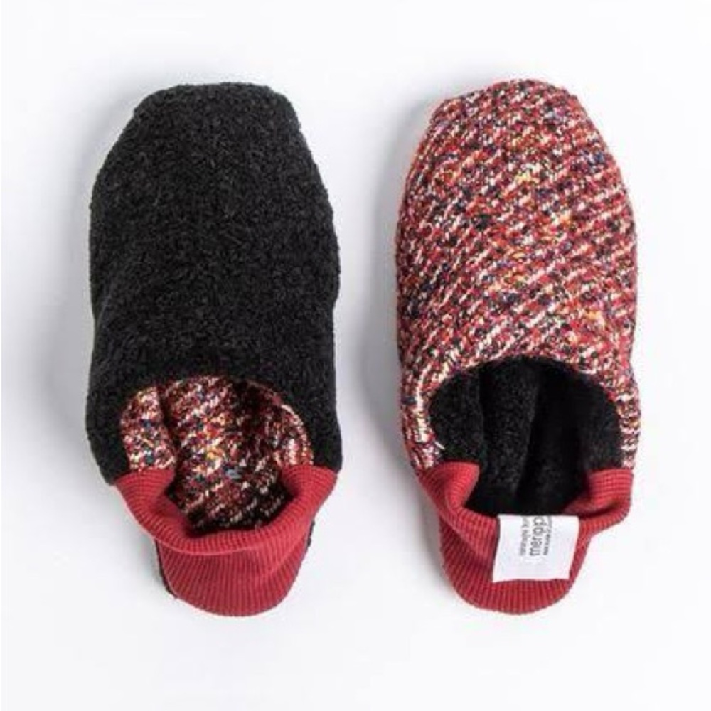 Merippa Red and Multicolor Japanese Slipper Socks